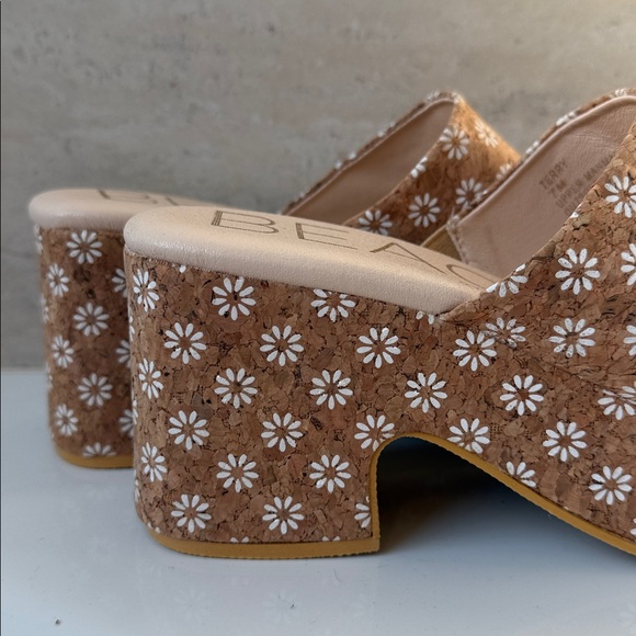 Beach by Matisse Cork Floral Women's Mules (NWOT) - Picture 6 of 6